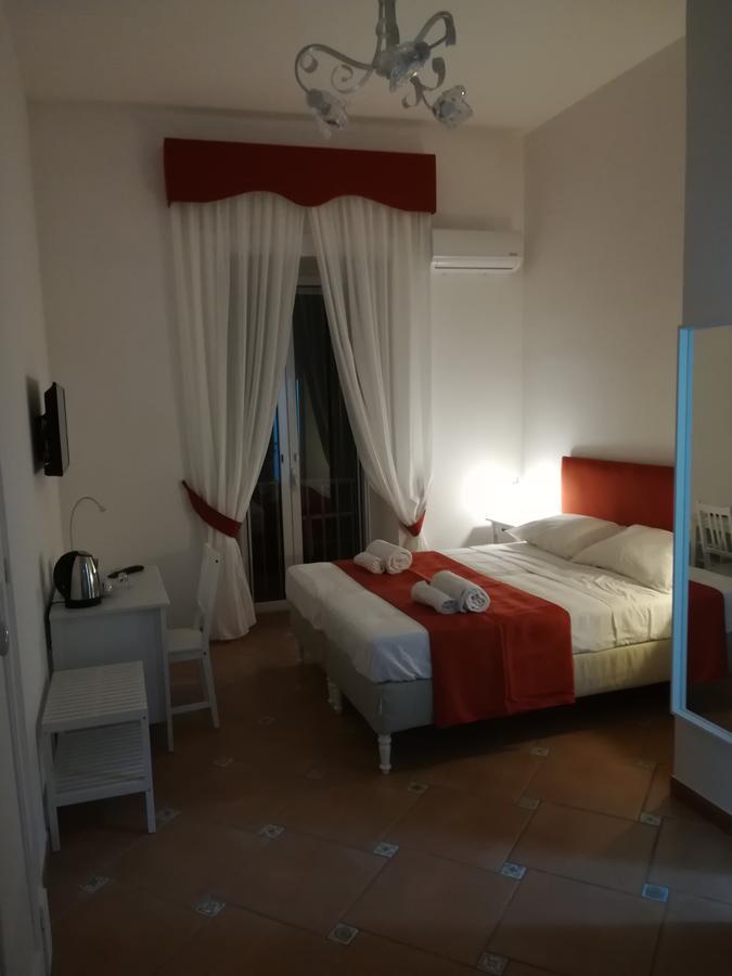 B&B House Angioino Наполи Екстериор снимка
