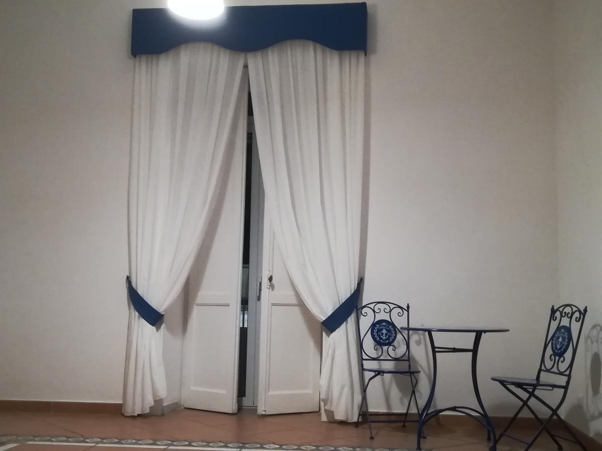 B&B House Angioino Наполи Екстериор снимка