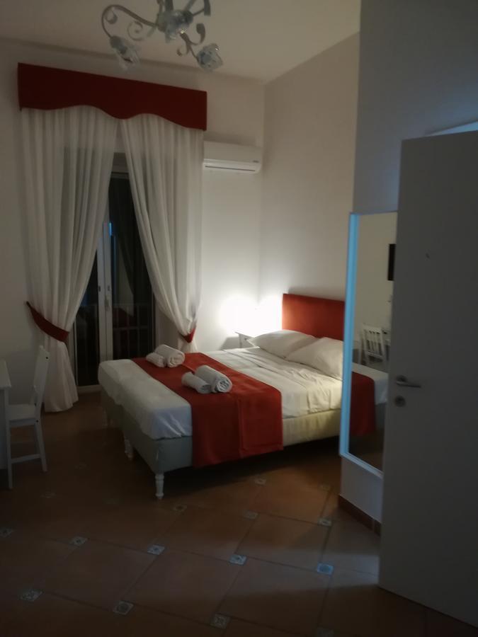 B&B House Angioino Наполи Екстериор снимка