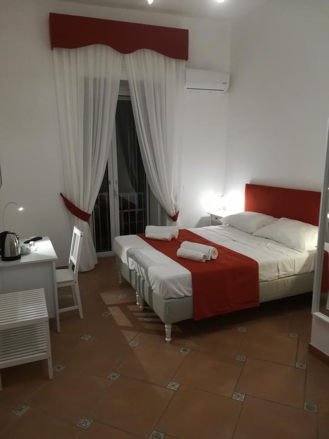 B&B House Angioino Наполи Екстериор снимка