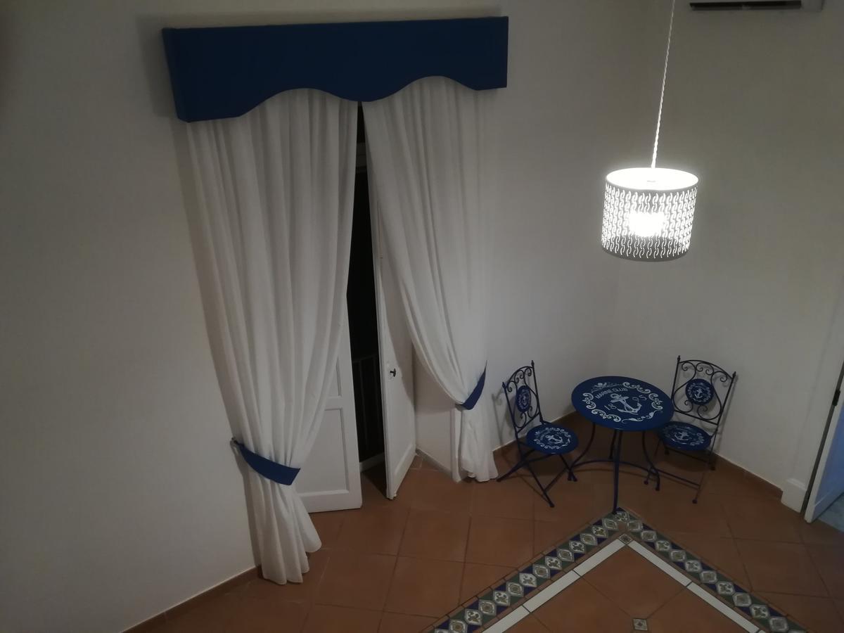 B&B House Angioino Наполи Екстериор снимка