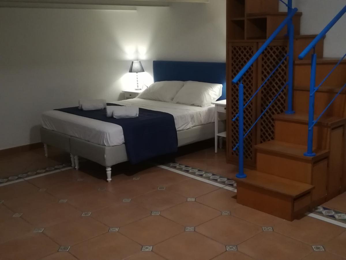 B&B House Angioino Наполи Екстериор снимка