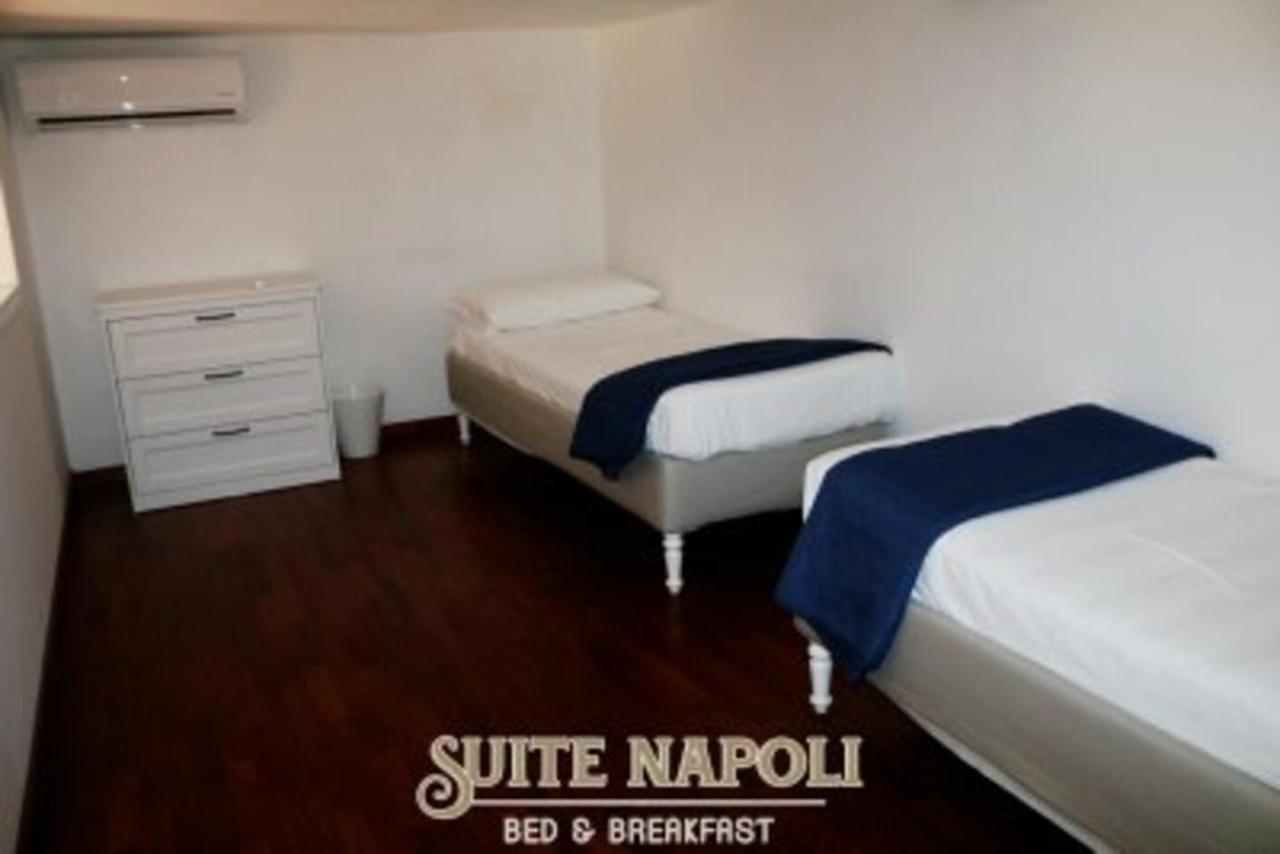 B&B House Angioino Наполи Екстериор снимка